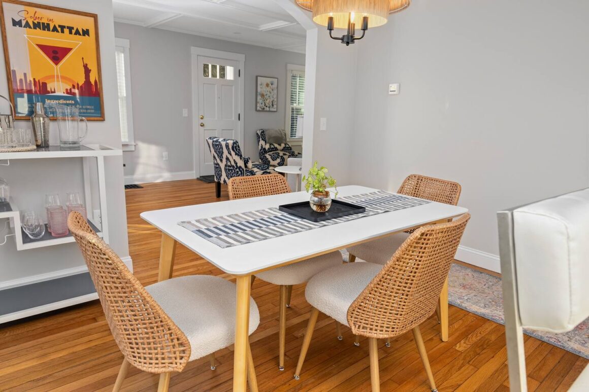 bungalow dining area 2