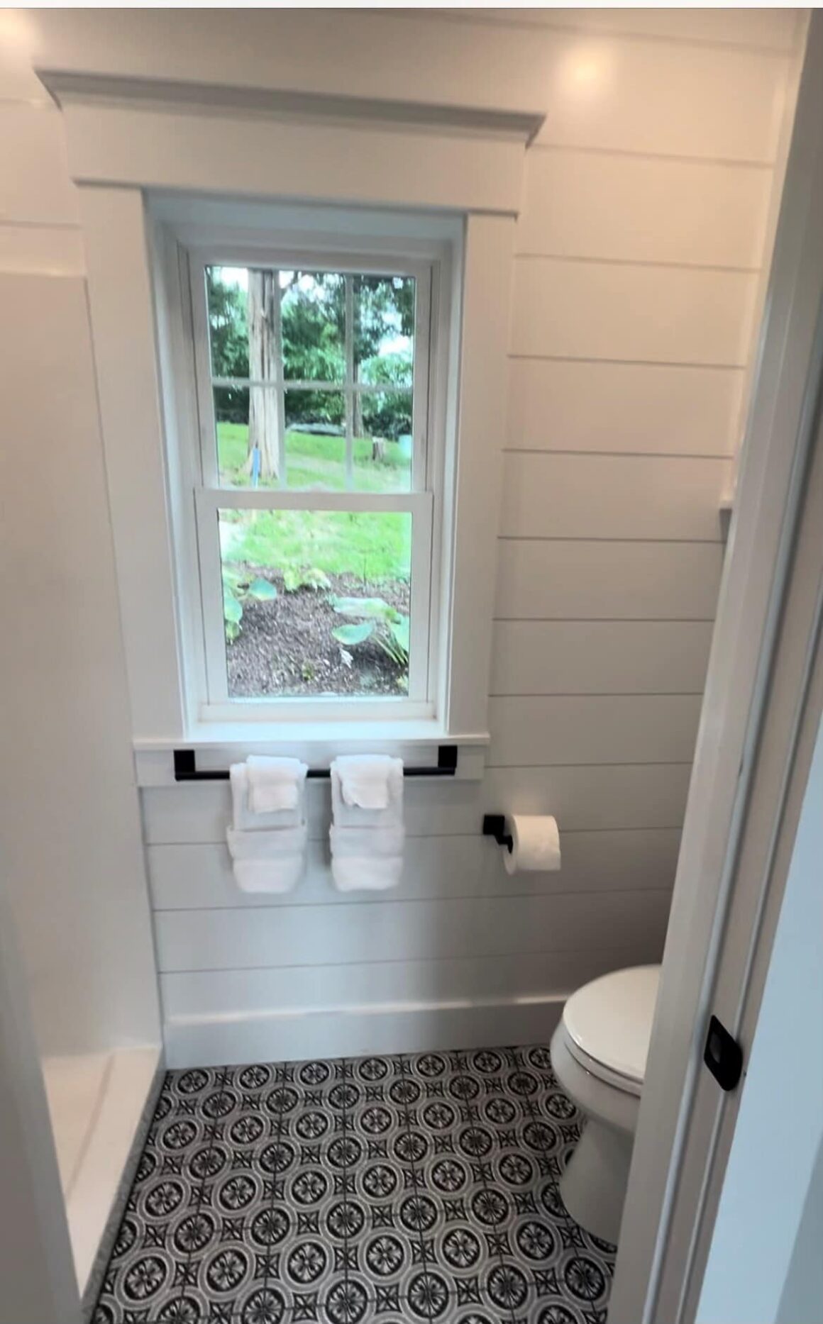 cottage bathroom